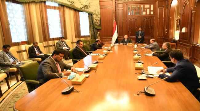 هادي يعقد لقاء مع الأحمر ومعين وبن دغر وأخرين لمناقشة تطورات مارب 