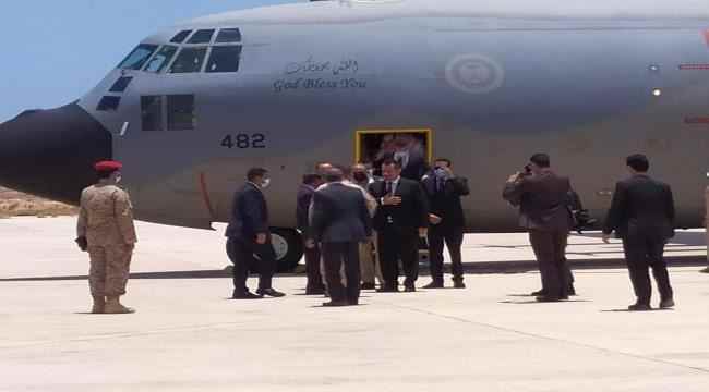 ناطق الانتقالي يعلق على وصول الحكومة الى حضرموت