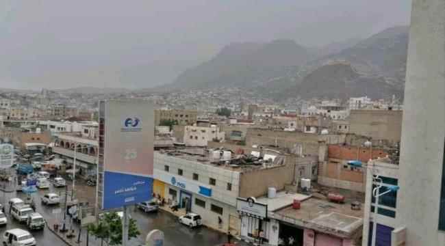 شخص يقتل زوجته ويترك جثتها في فندق بتعز