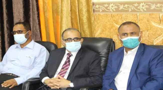 وزير الصحة يعقد لقاءا موسعا مع مسؤولي الصحة في مديريات ساحل حضرموت
