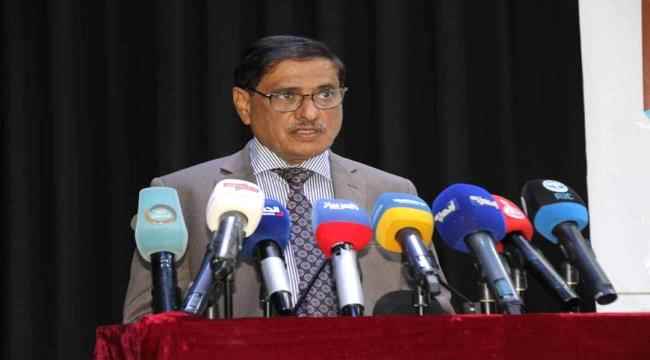 محافظ حضرموت: تدهور العملة وارتفاع اسعار المواد الغذائية يمثل صعوبة وقلق كبير للمواطنين وتحدي للسلطة