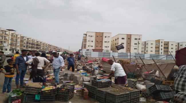 مدير عام البريقة يؤكد حرص قيادة السلطة المحلية في إزالة المظاهر المشوهة وتنظيم الشوارع العامة بالمديرية