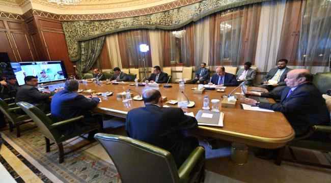 سفير سابق: بيان مجلس الدفاع رث ومثير للسخرية 