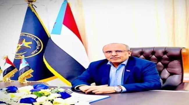 متحدث الانتقالي يرد على تصريحات الوزير الارياني بشأن الدولة الاتحادية..ماذا قال؟.