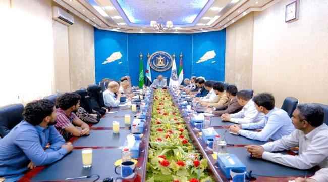 الرئيس الزُبيدي يترأس اجتماعًا مُشتركًا للجنة التخطيط والاستثمار بالجمعية الوطنية والدائرة المالية بالأمانة العامة