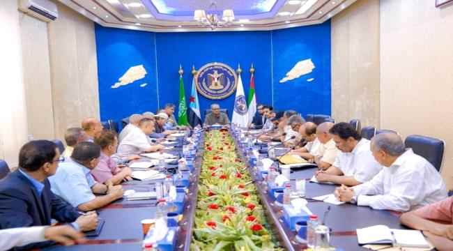 نائب الأمين العام يترأس اجتماعًا مُشتركًا للجنة الاقتصادية والهيئة العسكرية للجيش والأمن الجنوبي