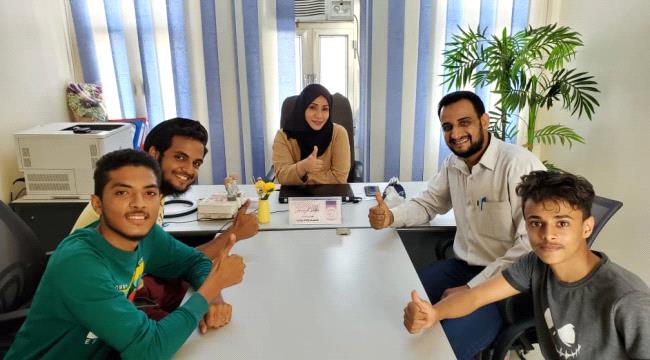 مديرة التعليم الالكتروني بوزارة التربية تلتقي فريق محافظة عدن المشارك في المسابقة العالمية فيرست جلوبال