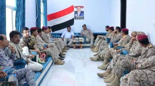 تفاصيل لقاء  قائد القوات السعودية مع بن عديو..ماذا طلب محافظ شبوة حول بلحاف وكيف رد الجانب السعودي؟