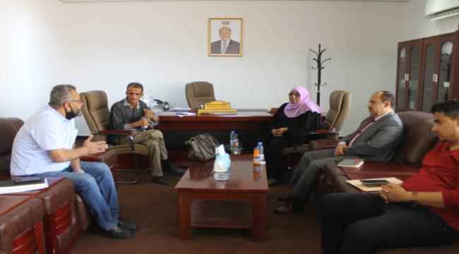 نائب وزير الشؤون الاجتماعية والعمل يلتقي مدير مؤسسة فريدريش إيربت