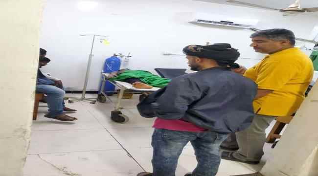 هيثم يتفقد أضرار الحريق بسوق الاتحاد في صيرة ويطمئن على صحة الجرحى