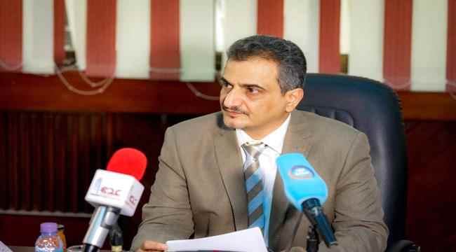 هكذا تضامن محافظ عدن من روسيا مع الصحفي عدنان الاعجم "صور" 