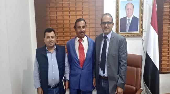 وزير الصحة يلتقي مدير صحة أحور ويطلع على معاناة مستشفى أحور