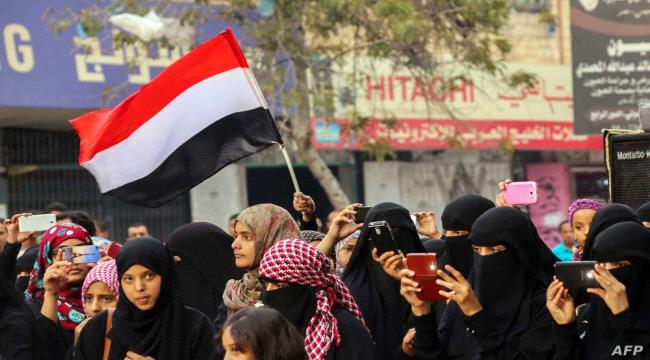 هكذا يقوم الحوثيون بإبتزاز النساء في مناطق سيطرتهم