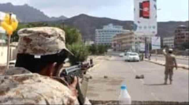 حضرموت..قوات النخبة تداهم اوكارا للقاعدة وتلقي القبض على عددا من العناصر 