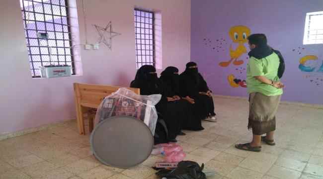 الأمين العام لاتحاد نساء اليمن فرع أبين تزور السجن المركزي بزنجبار(سجن النساء) وتقدم بعض الخدمات للسجينات