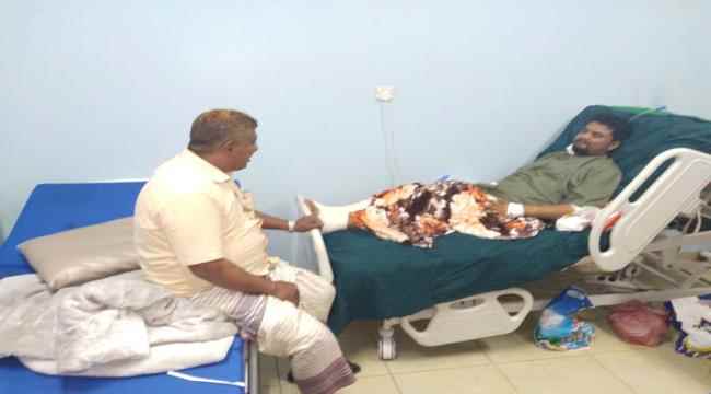 مدير أمن لحج يزور مدير سجن المنصورة القائد نقيب اليهري للإطمئنان على صحته