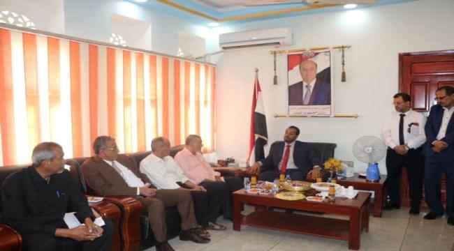 وزير التربية والتعليم العكبري يباشر مهامه بديوان الوزارة في عدن  