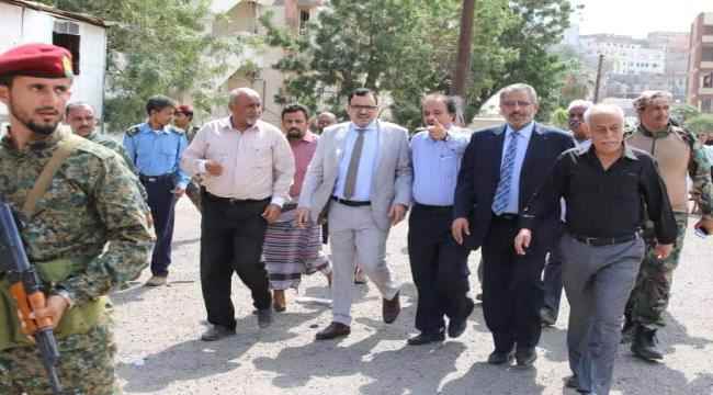 الوزير السقطري يزور عدد من مرافق الثروة السمكية بالعاصمة عدن
