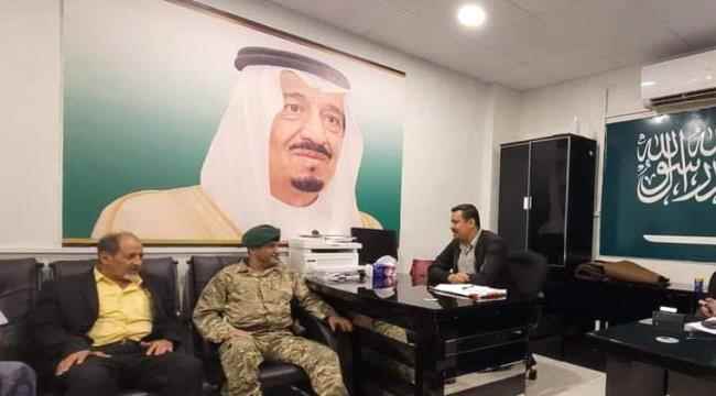 اللواء شلال شايع يتلقى بمدير مكتب شؤون الجرحى لقوات التحالف بعدن