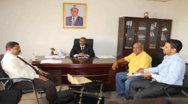 وزير الشؤون الإجتماعية والعمل يوجه بحصر المنظمات والجمعيات ويلتقي مديري صندوقي المعاقين والرعاية الاجتماعية