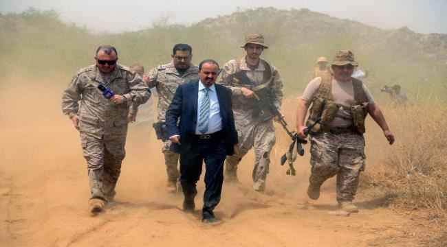 وزير الاعلام يلعب دور وزير الدفاع
