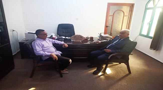 وزير الخدمة المدنية والتأمينات يتفقد سير اداء فرع  المؤسسة العامة للتأمينات الاجتماعية بعدن