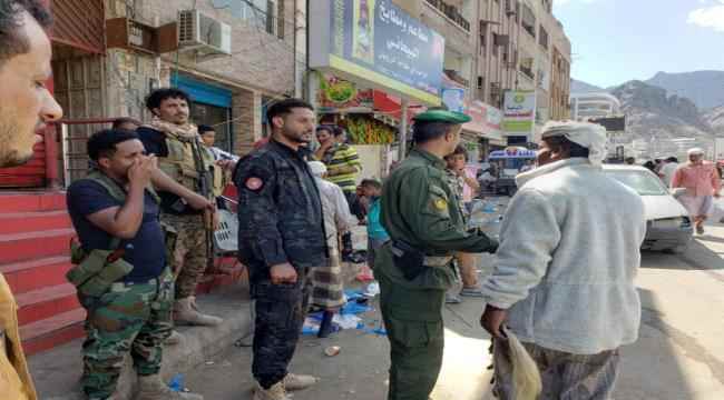 بقيادة أمجد الصبيحي.. حملة أمنية بمديرية صيرة لتنظيم حركة السير ومحاسبة المخالفين 