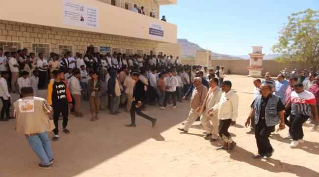 مدير تربية حضرموت يفتتح ستة عشر مشروعاُ تربوياُ وتعليمياُ بمديريتي تريم والسوم 