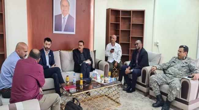 مدير أمن العاصمة عدن يلتقي وفد من منظمة أطباء بلا حدود 