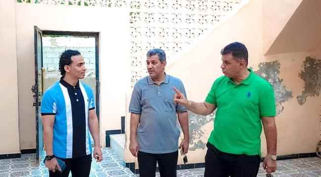 مستشار الرئيس وهداف العرب يزوران مبنى التلال "الشباب المحمدي"
