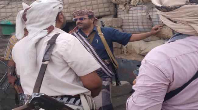 محافظ البيضاء اللواء ناصر السوّادي يزور الخطوط الأمامية لجبهة ثره بأبين