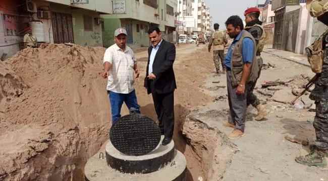 مدير عام المنصورة يدشن مشروع تحسين شبكة الصرف الصحي بمدينة التقنية.