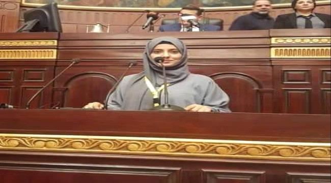 "عائشة"المرأة الحضرمية التي رسمت خطوات نجاحها وتميزها في بئية صعبة