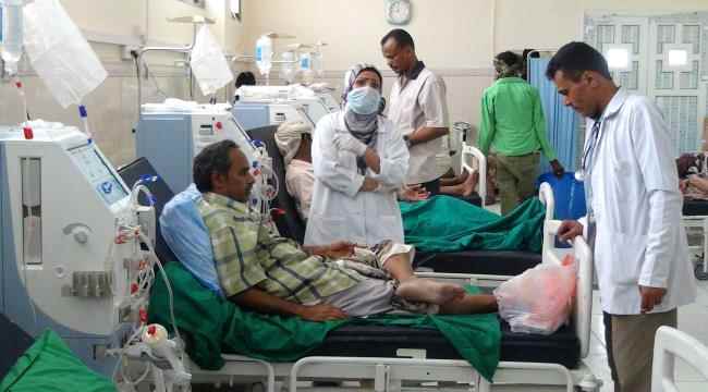 عاملو أكبر المستشفيات اليمنية ينتفضون ضد التعسفات الحوثية