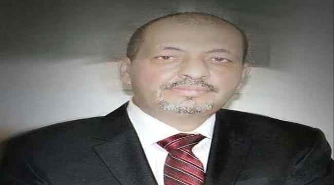 مسؤول حكومي : الشرعية تزود الحوثي بكل ما يحتاجه لاستمرار الحرب