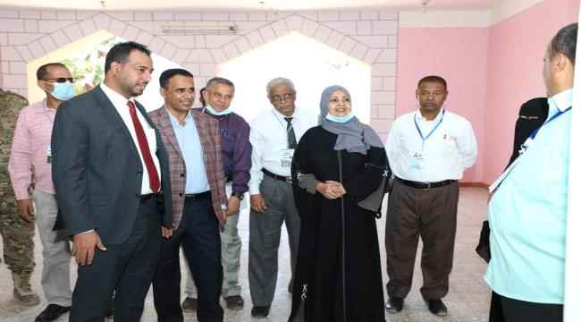 وزير التربية يجري اتصالات بعدد من المحافظين ومدراء مكاتب الوزارة للاطلاع على سير العملية الاختبارية لإنهاء مرحلة شهادة الثانوية العامة
