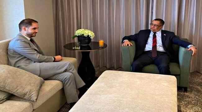 الدكتور الخُبجي يلتقي القائم بأعمال السفير الألماني لدى اليمن