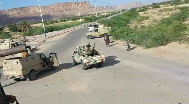 متحدث عسكري يكشف عن اتفاق حوثي اخواني تهريب الوقود مقابل تسهيل مرور القاعدة وداعش