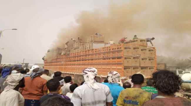 حريق يلتهم شاحنة محملة أجهزة كهربائية بتريم