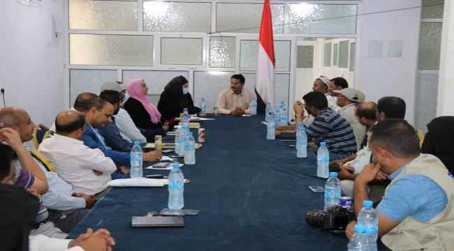 نائب وزير التربية  د. العباب يلتقي بكتلة التعليم بمحافظة مأرب 