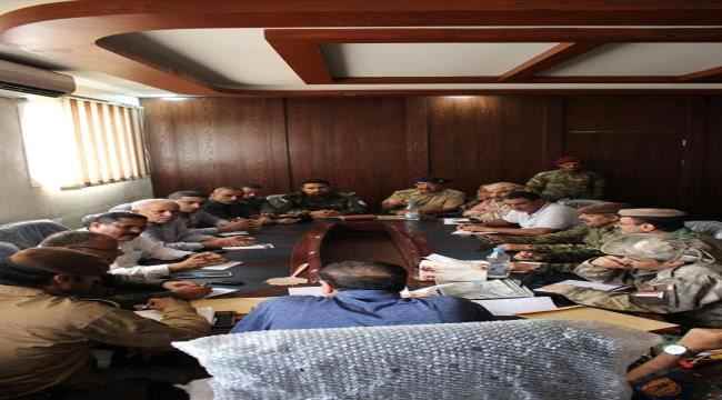 مدير أمن عدن يترأس اجتماعاً هاماً بقيادة الأجهزة الأمنية بالعاصمة