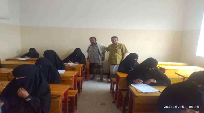 رئيس انتقالي كرش يزور المركز الإمتحاني بمدرسة الشهيد ناصر فارع 