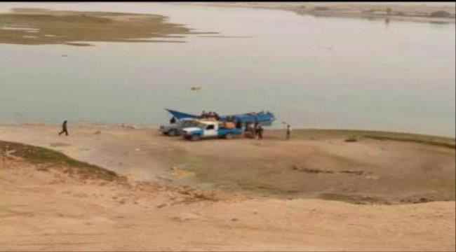 صور تفضح تورط قوات الشرعية بتهريب الافارقة واستخدامهم في ادخال المخدرات عبر سواحل شبوة