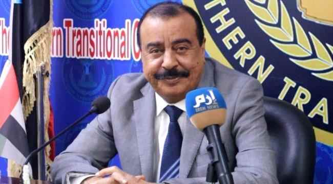 أحمد سعيد بن بريك يدعو الحكومة اليمنية للعودة سريعا إلى عدن