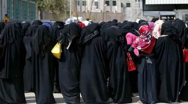 أعمال شنيعة تتعرض لها النساء في سجون الحوثي بصنعاء ومسئولة سابقة بالسجن ترويها