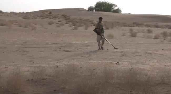 من نفق بطول 200 متر جنوب اليمن.. نزع 350 قذيفة حوثية