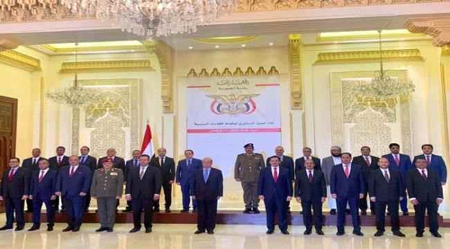 صحيفة تكشف موعد عودة الحكومة الى عدن