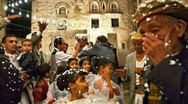 الحوثيون يدربون كتيبة نسائية لاقتحام حفلات الأعراس