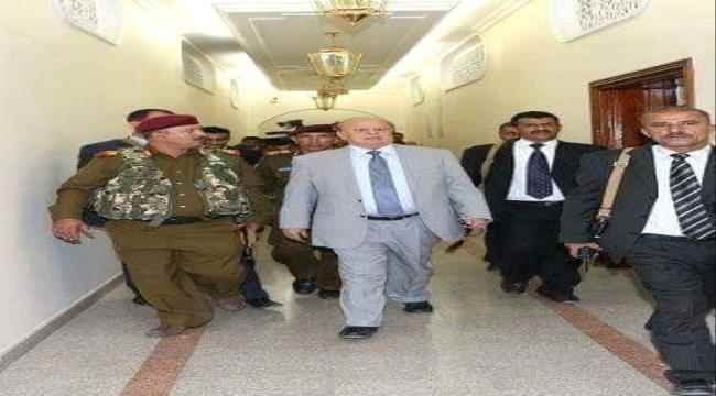 صحيفة سعودية تسأل وزير الخارجية لماذا لا يعود الرئيس ونائبه إلى المناطق المحررة؟وهكذا أجاب