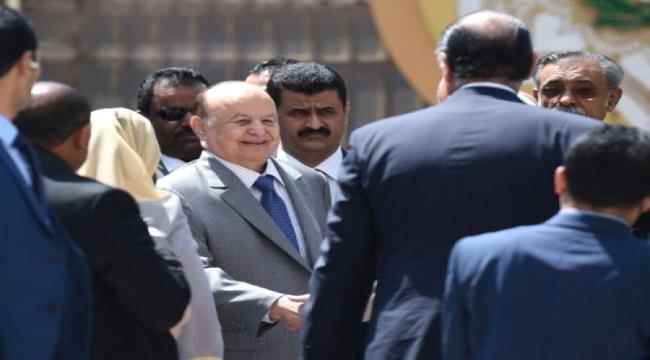 صحفي يكشف عن ترتيبات لعودة الرئيس هادي إلى محافظة المهرة